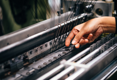 Як «Текстиль-контакт» за 10 днів почав виробляти  захисні комбінезони та маски замість одягу