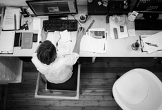 Як замовнику продовжити дію договору на суму до 20% в кінці року?