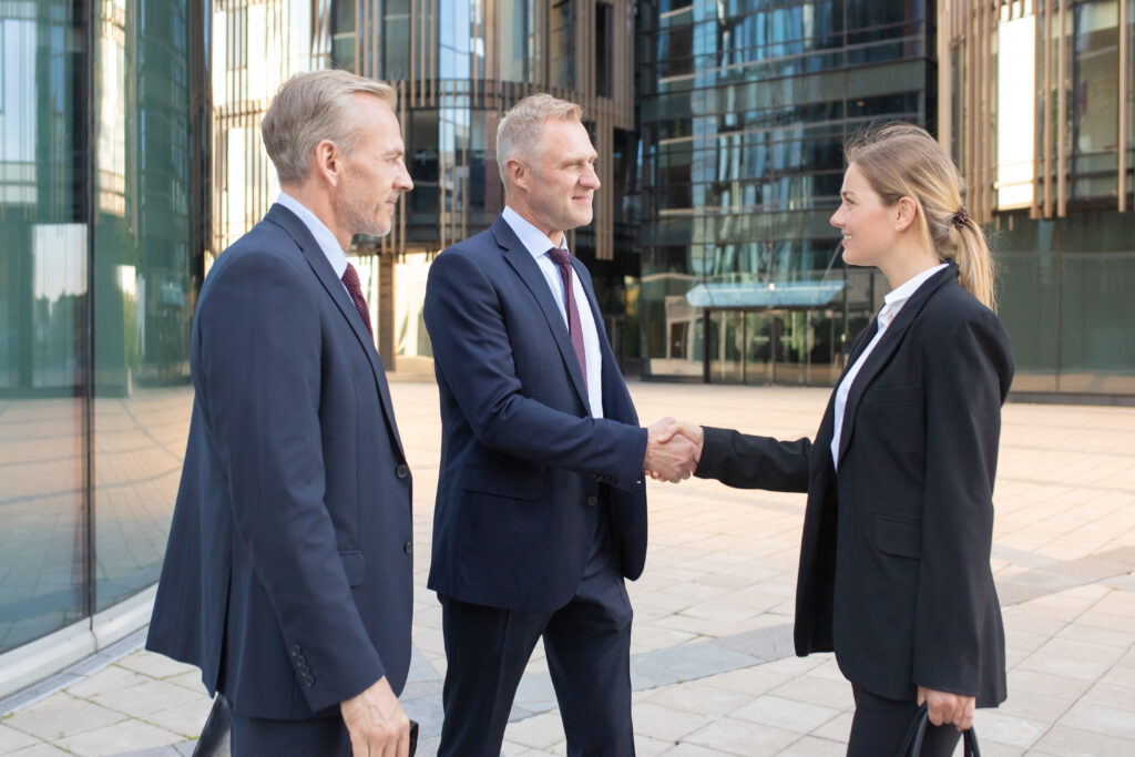 Запрошення учасників до закупівлі через майданчик: чи суперечить це принципам закупівель?